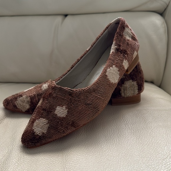 BALDIZ Brown Polka Dot Flats New! - Picture 9 of 9